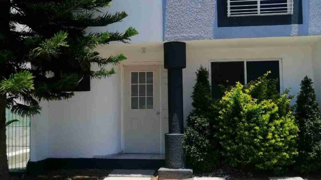 Rento Casa en Fraccionamiento Palmares Con Jardín en Querétaro