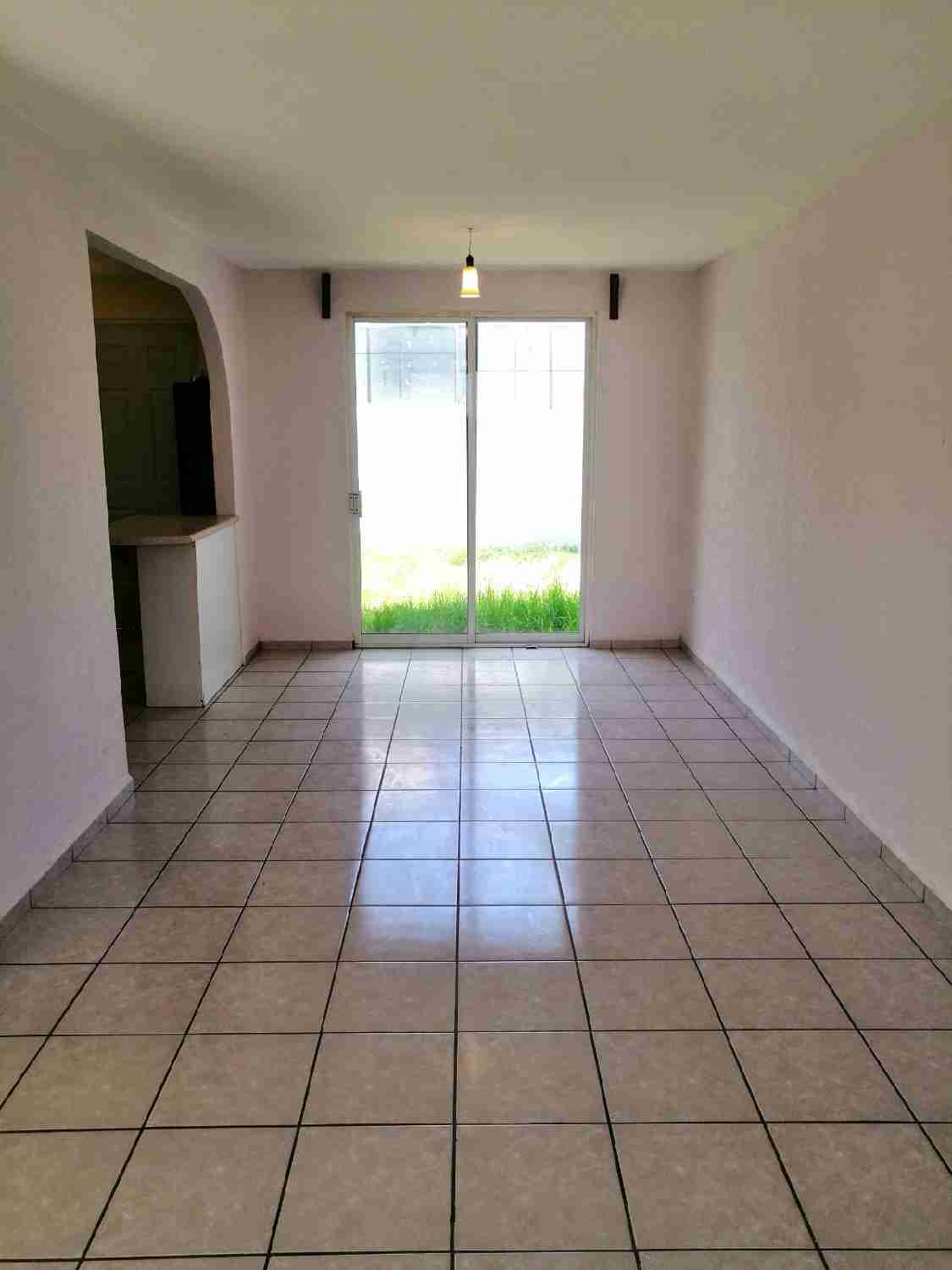 Rento Casa en Fraccionamiento Palmares Con Jardín en Querétaro2