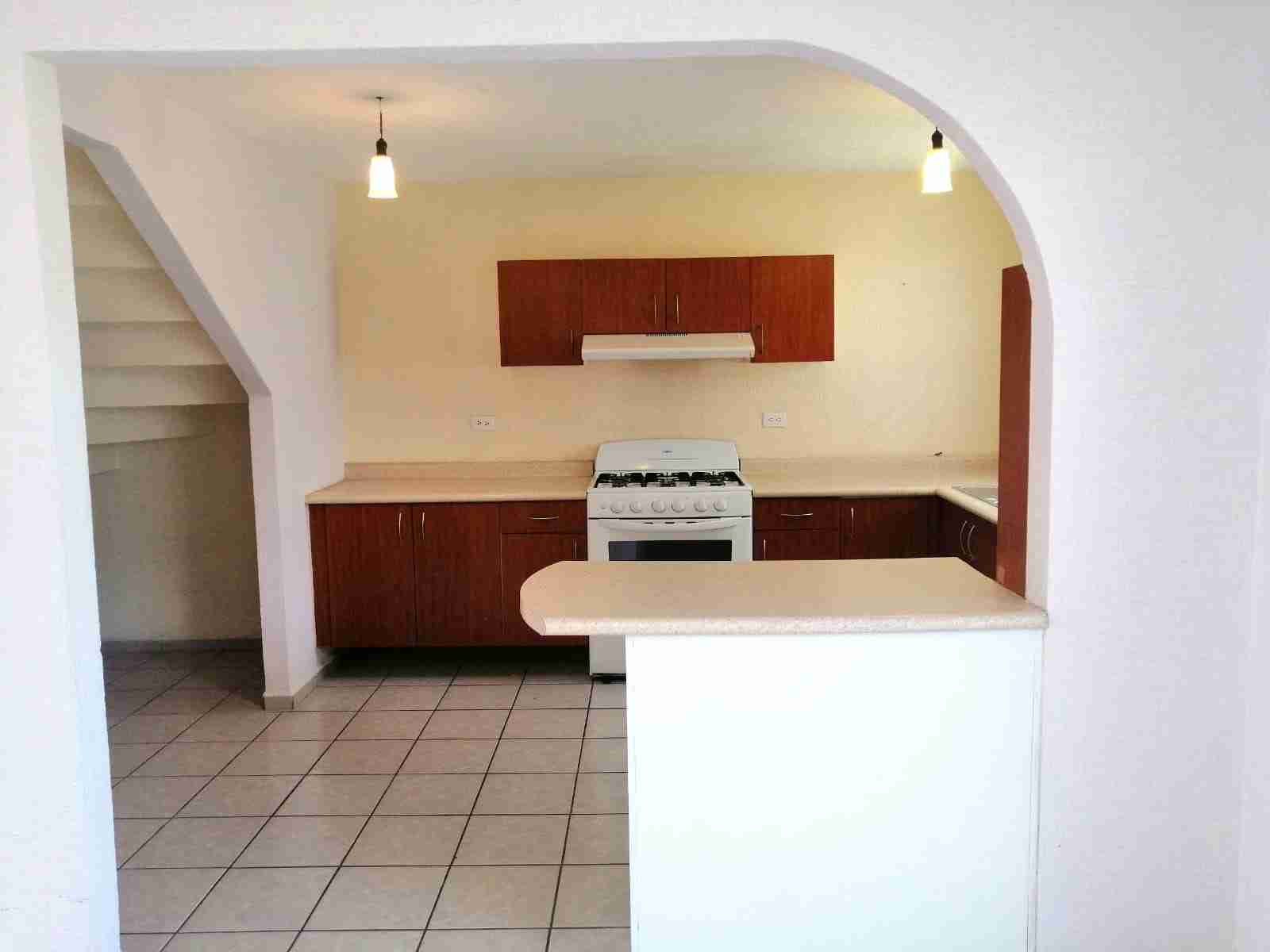 Rento Casa en Fraccionamiento Palmares Con Jardín en Querétaro3