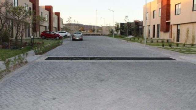 Se renta casa en zakia 2 recamaras 3 baños 2 autos y amenidades4