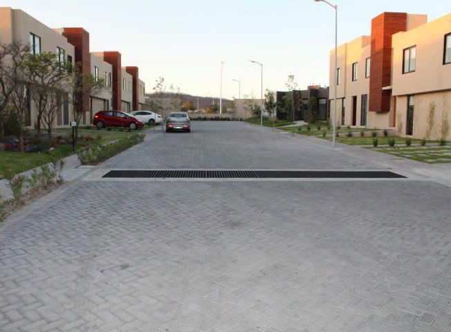 Se renta casa en zakia 2 recamaras 3 baños 2 autos y amenidades4