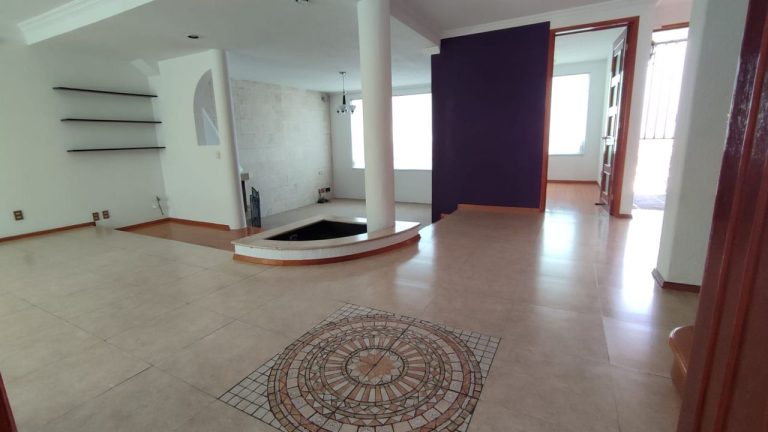 Amplia Casa en Renta de 3 rec con 3 pisos, roof garden y gran vista en Paseos del Bosque Naucalpan EdoMex