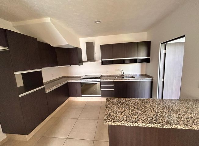 HERMOSA CASA EN RENTA EN RESIDENCIAL LA VISTA , QUERÉTARO (1)