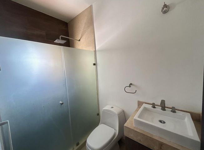 HERMOSA CASA EN RENTA EN RESIDENCIAL LA VISTA , QUERÉTARO (4)