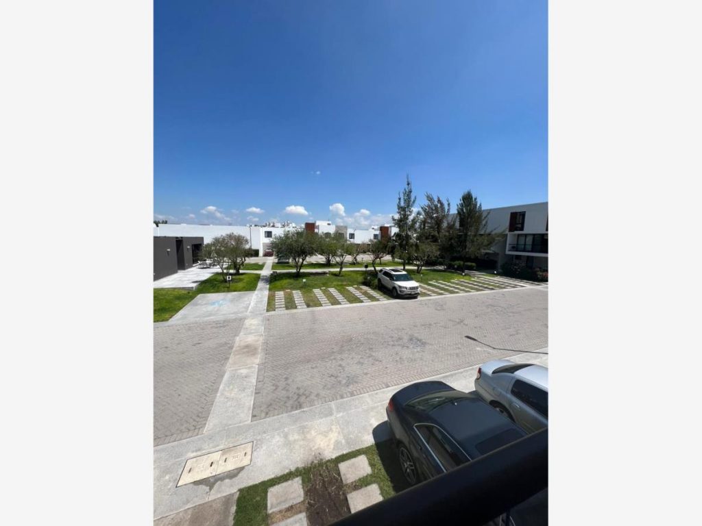 Casa en Renta en Altos Juriquilla Queretaro (1)