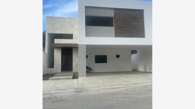 Casa en Renta en Bosques de las Misiones Sector Reserva Santiago Nuevo Leon (2)