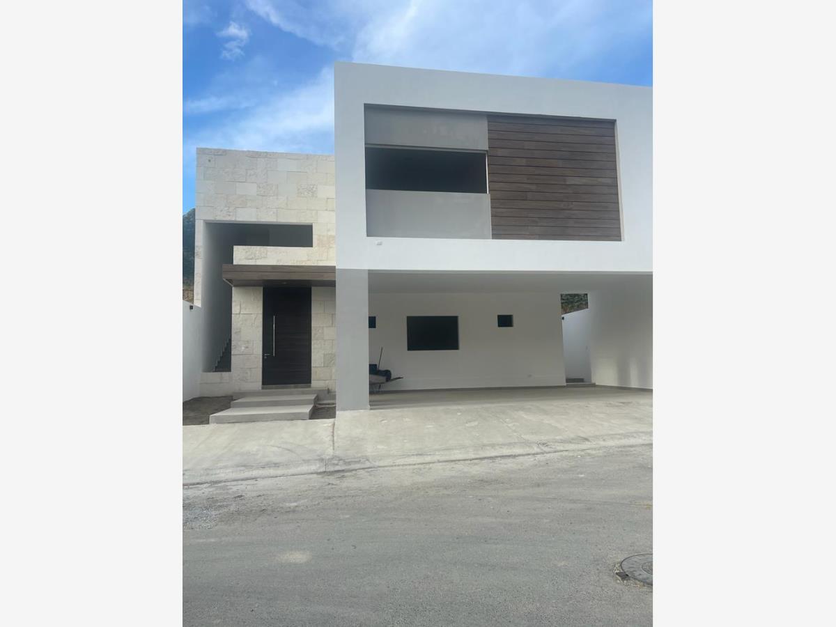 Casa en Renta en Bosques de las Misiones Sector Reserva Santiago Nuevo Leon (2)