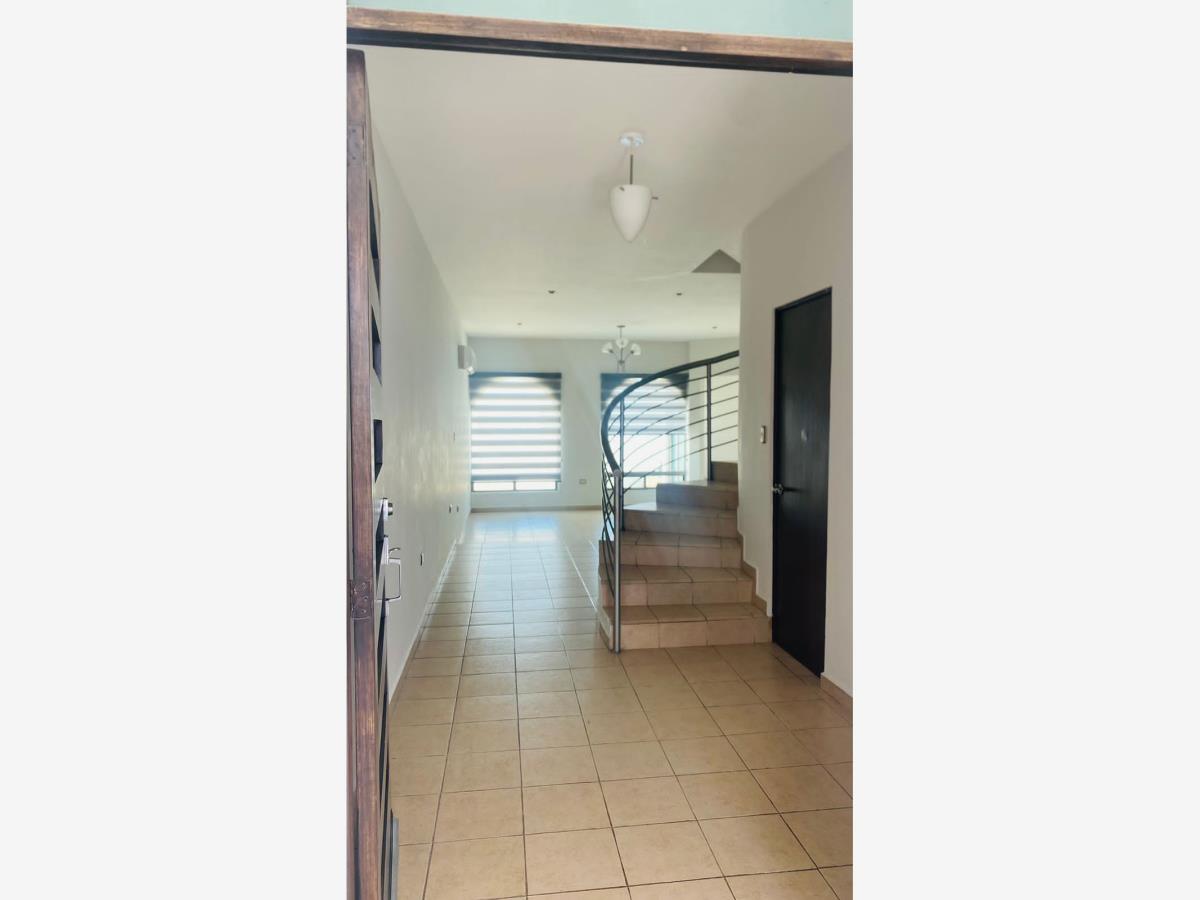 Casa en Renta en Cumbres Elite Sector la Hacienda Monterrey Nuevo Leon (3)