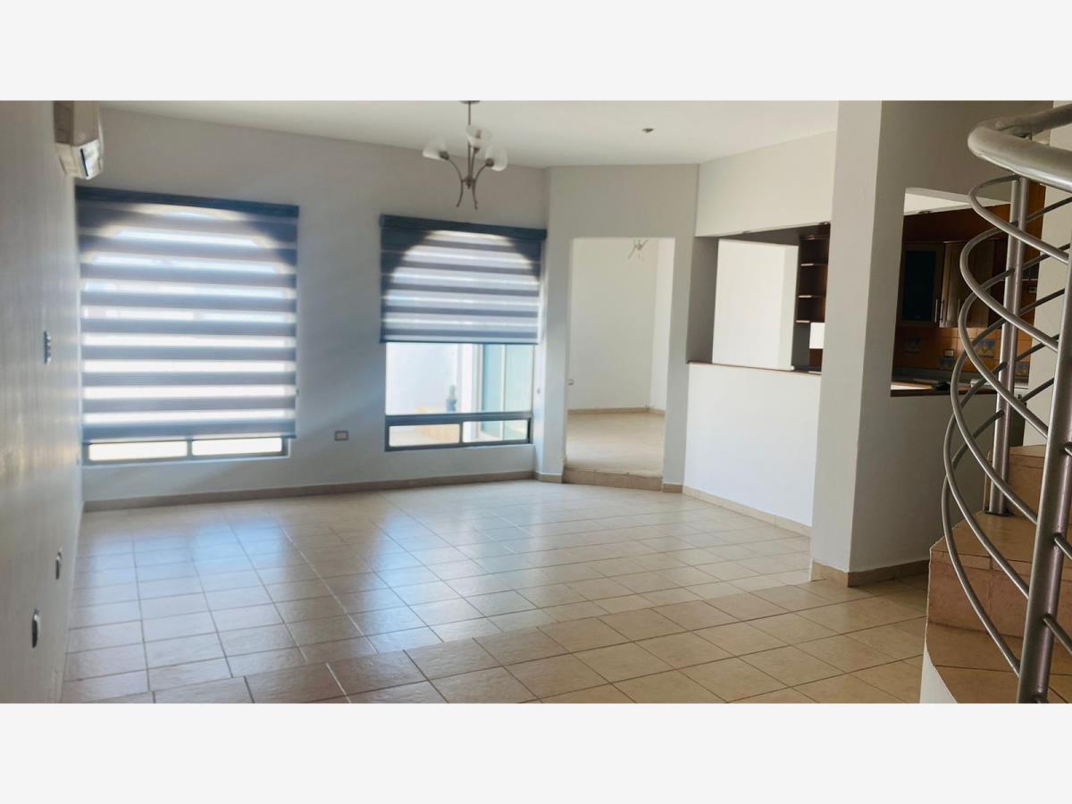 Casa en Renta en Cumbres Elite Sector la Hacienda Monterrey Nuevo Leon (4)
