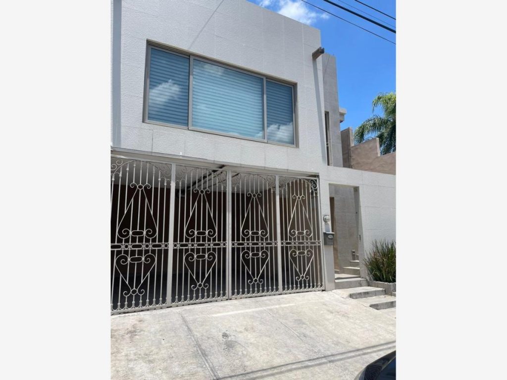 Casa en Renta en Fuentes del Valle San Pedro Garza Garcia Nuevo Leon (2)
