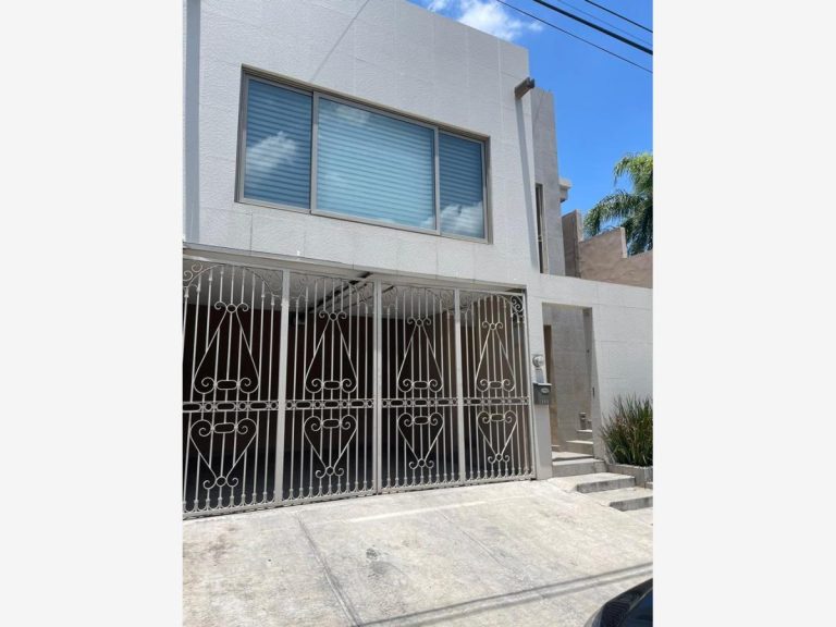Casa en Renta en Fuentes del Valle San Pedro Garza Garcia Nuevo Leon