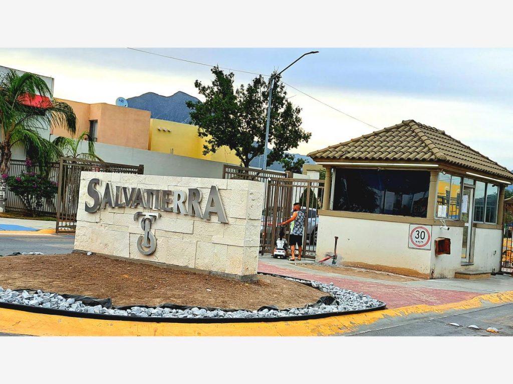 Casa en Renta en Mitras Poniente Garcia Nuevo Leon (1)