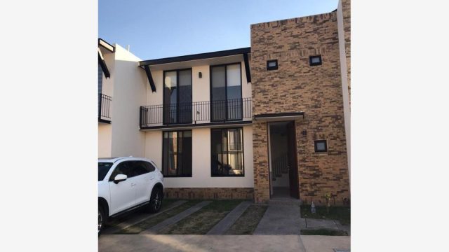 Casa en Renta en Puerta de Piedra Corregidora Queretaro (2)