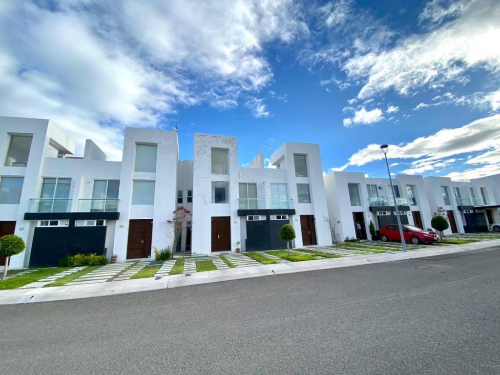 Casa en Renta en Zákia El Marques Queretaro (2)