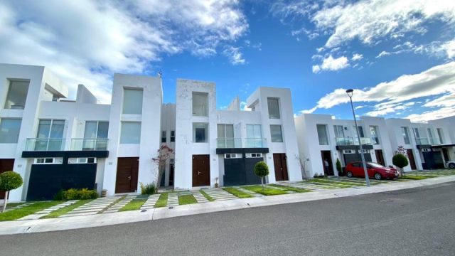 Casa en Renta en Zákia El Marques Queretaro (2)