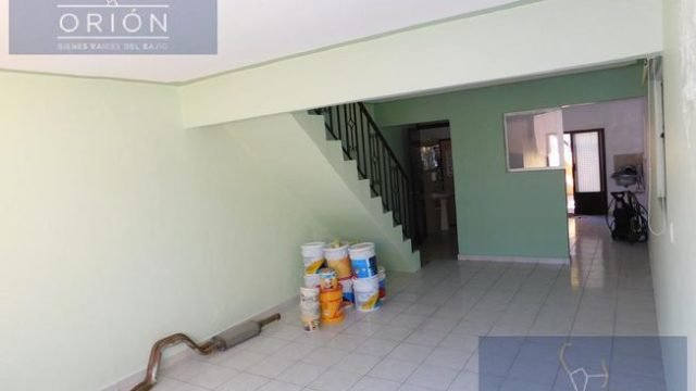 Casa renta para oficinas consultorios unidad medica uso suelo comercial Cimatario Queretaro7