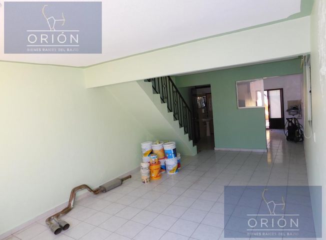 Casa renta para oficinas consultorios unidad medica uso suelo comercial Cimatario Queretaro7