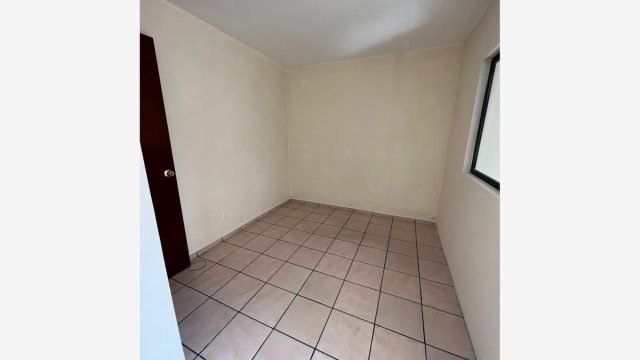 Oficina Local pequeño en Renta en Americas Toluca EdoMex (2)