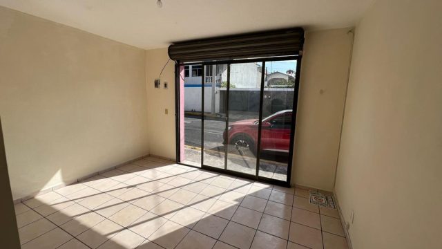 Oficina Local pequeño en Renta en Americas Toluca EdoMex (4)