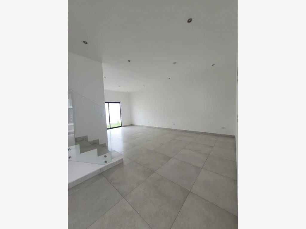 Casa en Renta en Altares Residencial Santiago Nuevo Leon (1)
