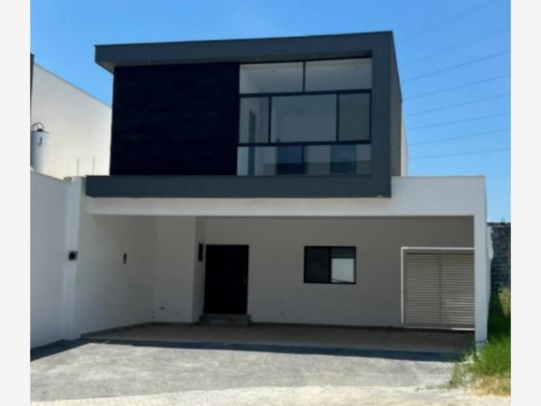 Casa en Renta en Altares Residencial Santiago Nuevo Leon