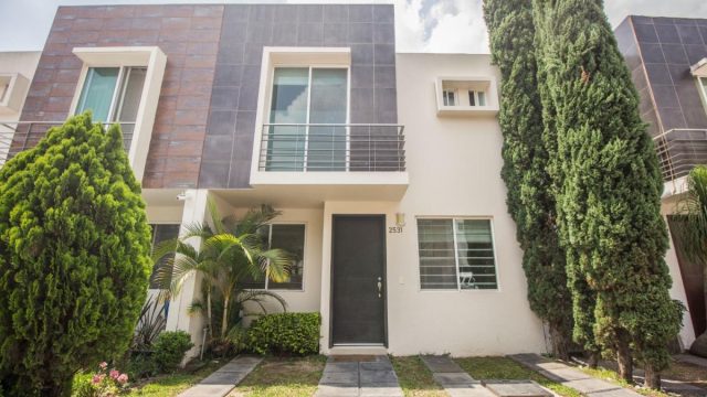 Casa en Renta en Jardines Del Valle Zapopan Jalisco (2)