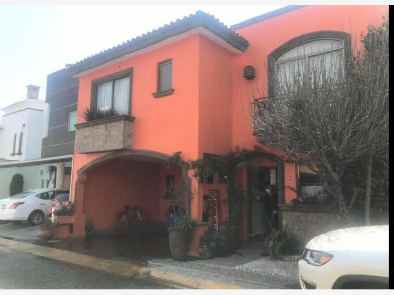 Casa en Renta en Llano Grande (El Salitre) Metepec Estado de Mexico