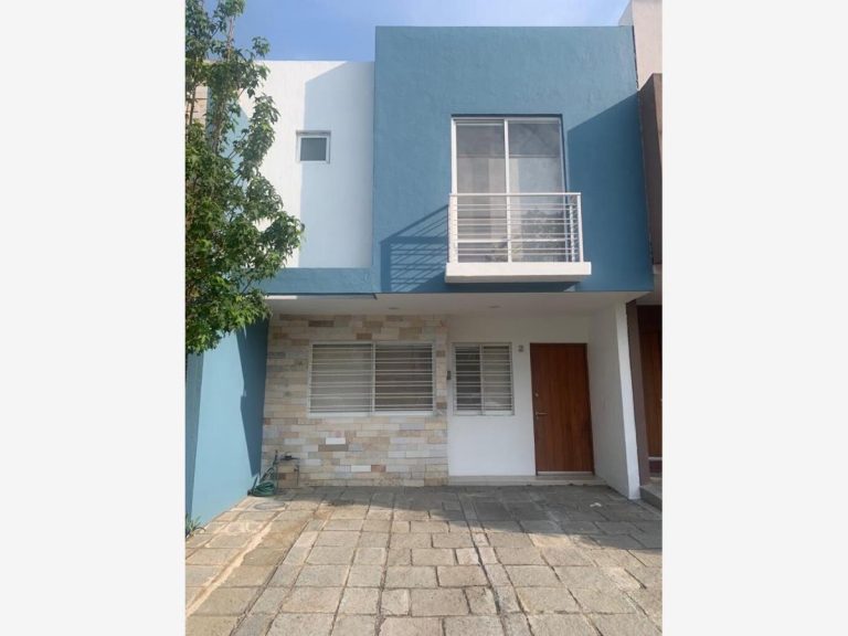 Casa en Renta en Parques del Bosque San Pedro Tlaquepaque Jalisco