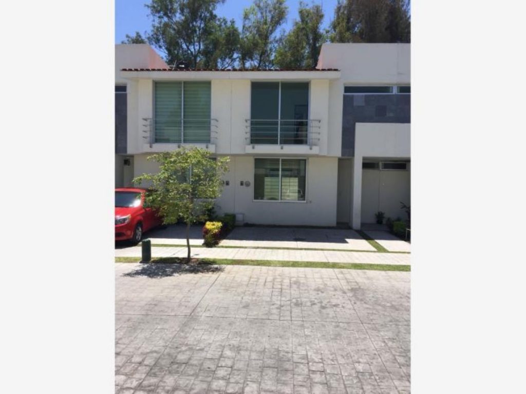 Casa en Renta en Residencial Bambú Tlajomulco de Zuñiga Jalisco (2)