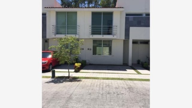 Casa en Renta en Residencial Bambú Tlajomulco de Zuñiga Jalisco (2)