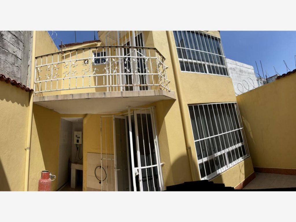 Casa en Renta en Villas Santín Toluca Estado de Mexico (2)