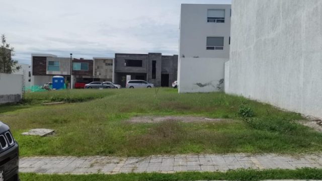 Terreno en Venta en Lomas de Angelópolis II San Andres Cholula Puebla (1)