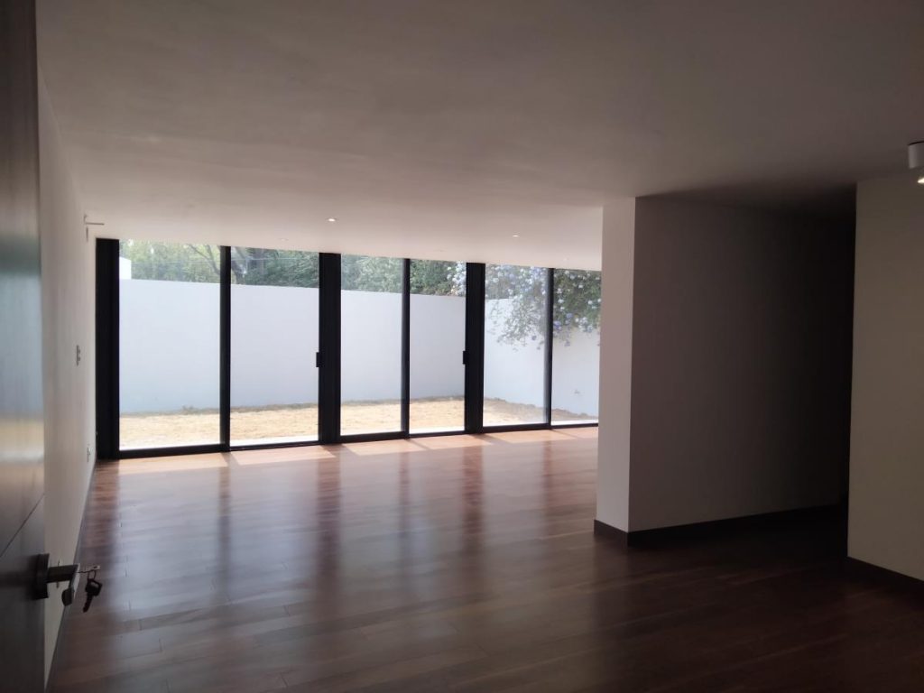 Amplia Casa en Renta en Jurica Queretaro (2)