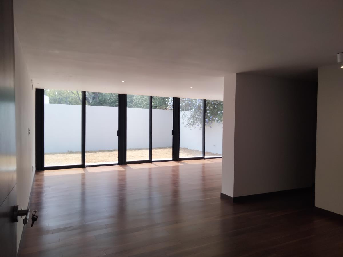 Amplia Casa en Renta en Jurica Queretaro (2)