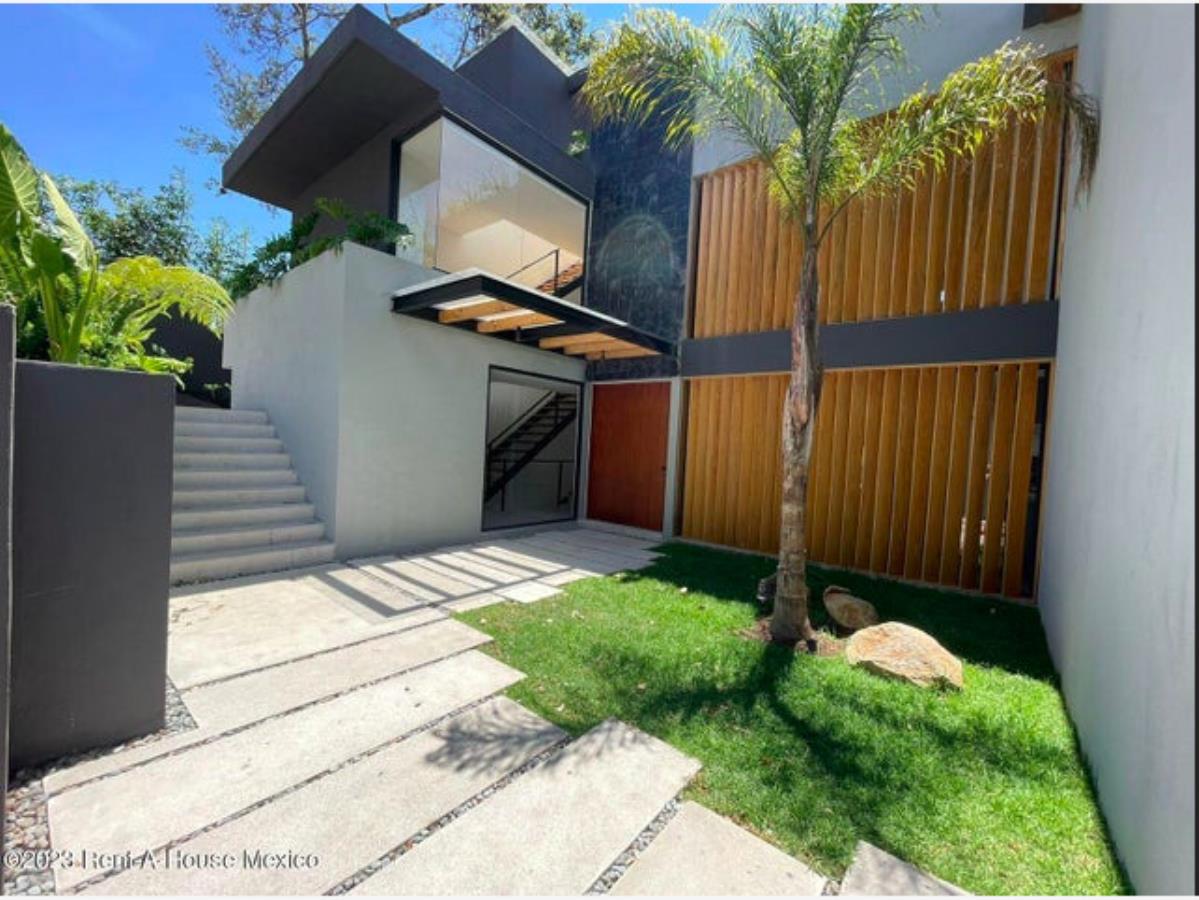 Amplia y Bonita Casa en Renta en Valle de Bravo Estado de Mexico (15)