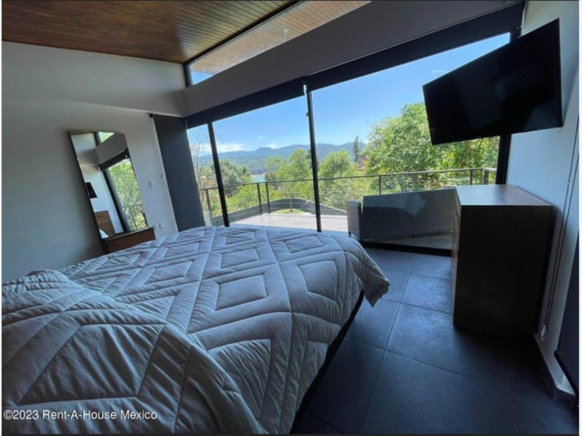 Amplia y Bonita Casa en Renta en Valle de Bravo Estado de Mexico (8)