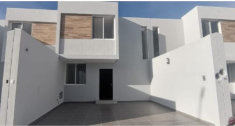 VENTA CASA EN VERONA RESIDENCIAL CON TERRENO EXCEDENTE