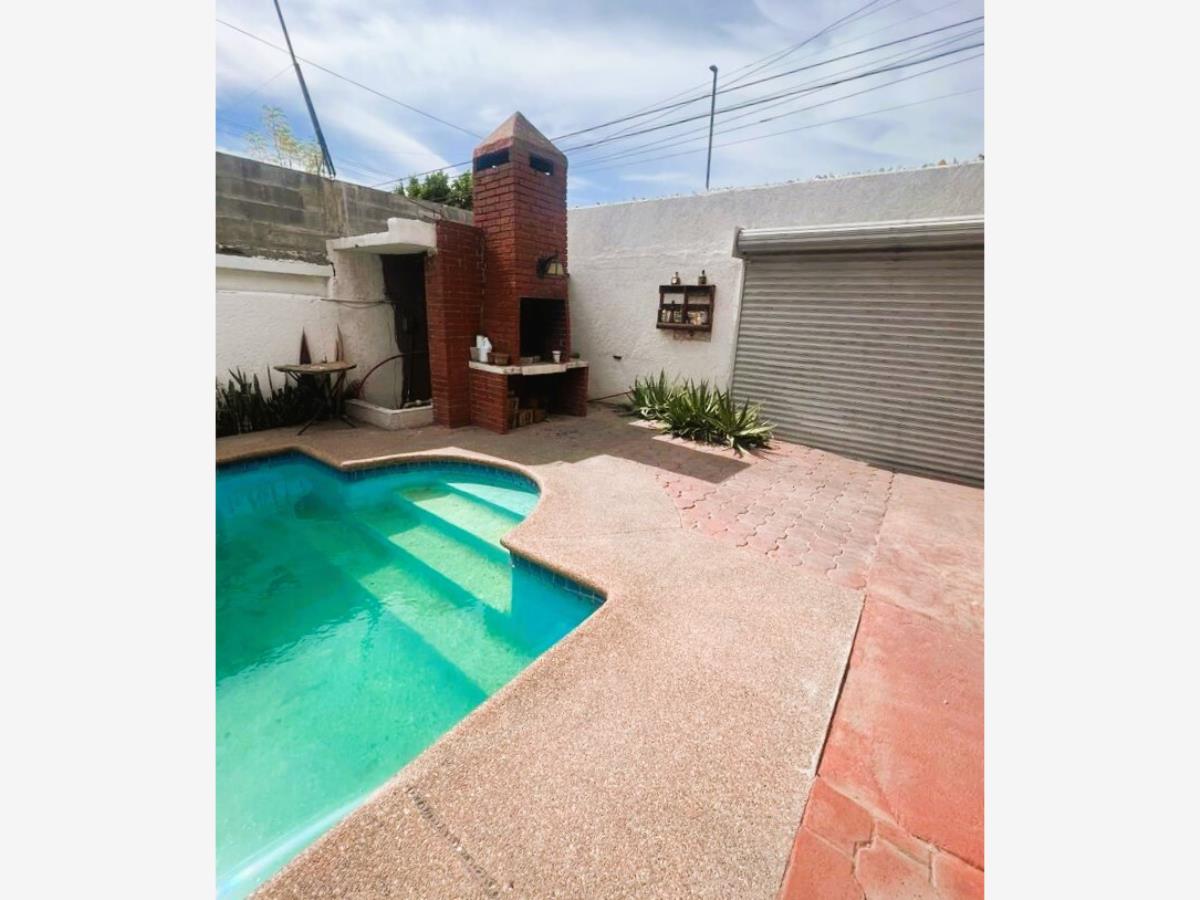 Casa en Renta en Adolfo Lopez Mateos Santa Catarina Nuevo Leon (2)