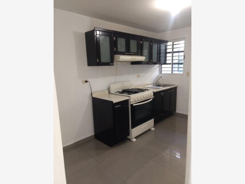 Casa en Renta en Cerradas de Santa Rosa Apodaca Nuevo Leon (5)