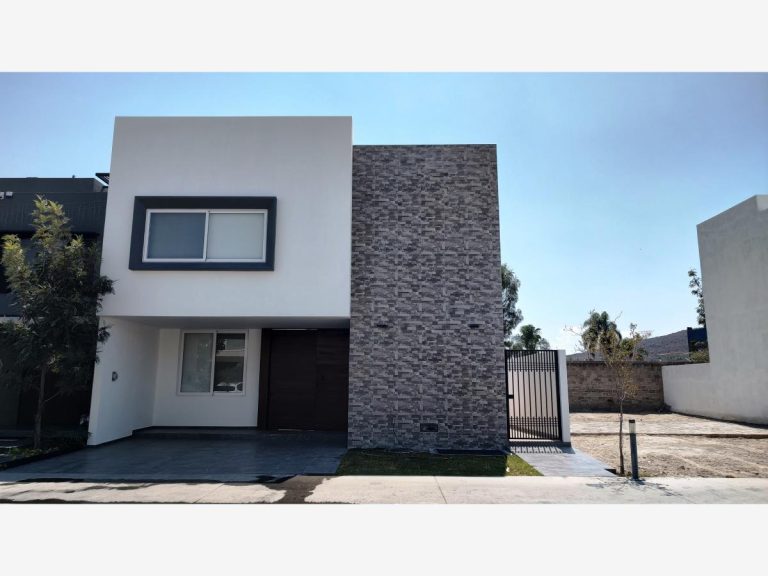Casa en Renta en El Bajío Zapopan Jalisco