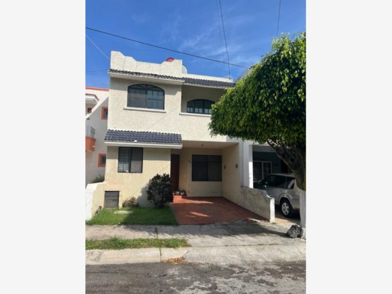 Casa en Renta en Valle de San Isidro Zapopan Jalisco