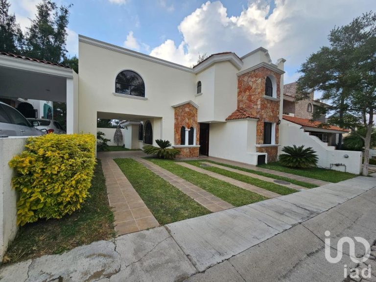 Casa en Venta en Bugambilias Zapopan Jalisco