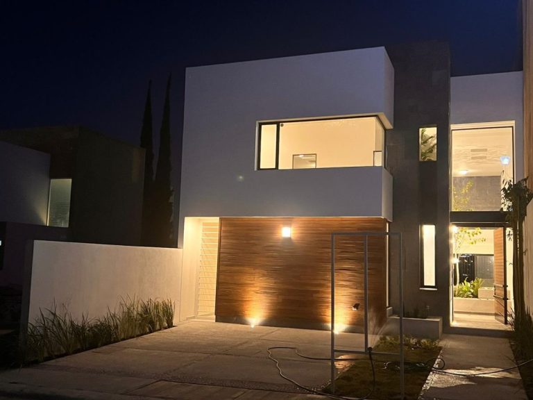Casa en Venta en Cumbres del Lago Queretaro