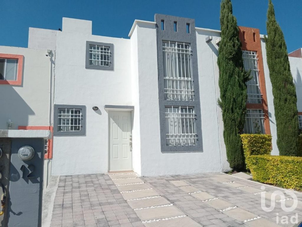 Casa en renta en Satélite Queretaro (2)