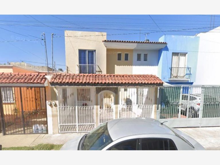 Remate Bancario Casa en Venta Los Arrayanes Guadalajara Jalisco