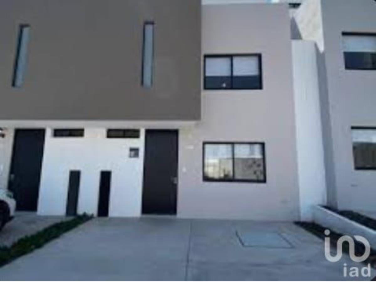 Casa en Venta en Zizana El Marques Queretaro (2)
