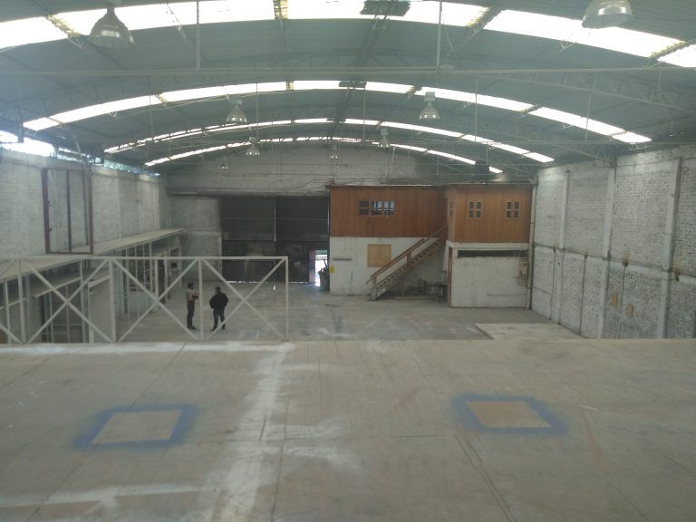 Amplia Bodega en Renta 600m uso de suelo mixto sobre Av. de las Torres