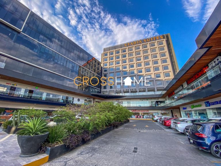 Local en RENTA 304 M2 en Plaza Comercial en el Centro de Queretaro