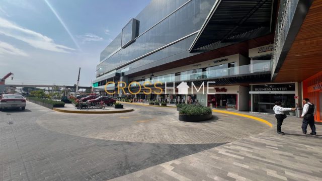 Local en RENTA 304 M2 en Plaza Comercial en el Centro de Queretaro (2)