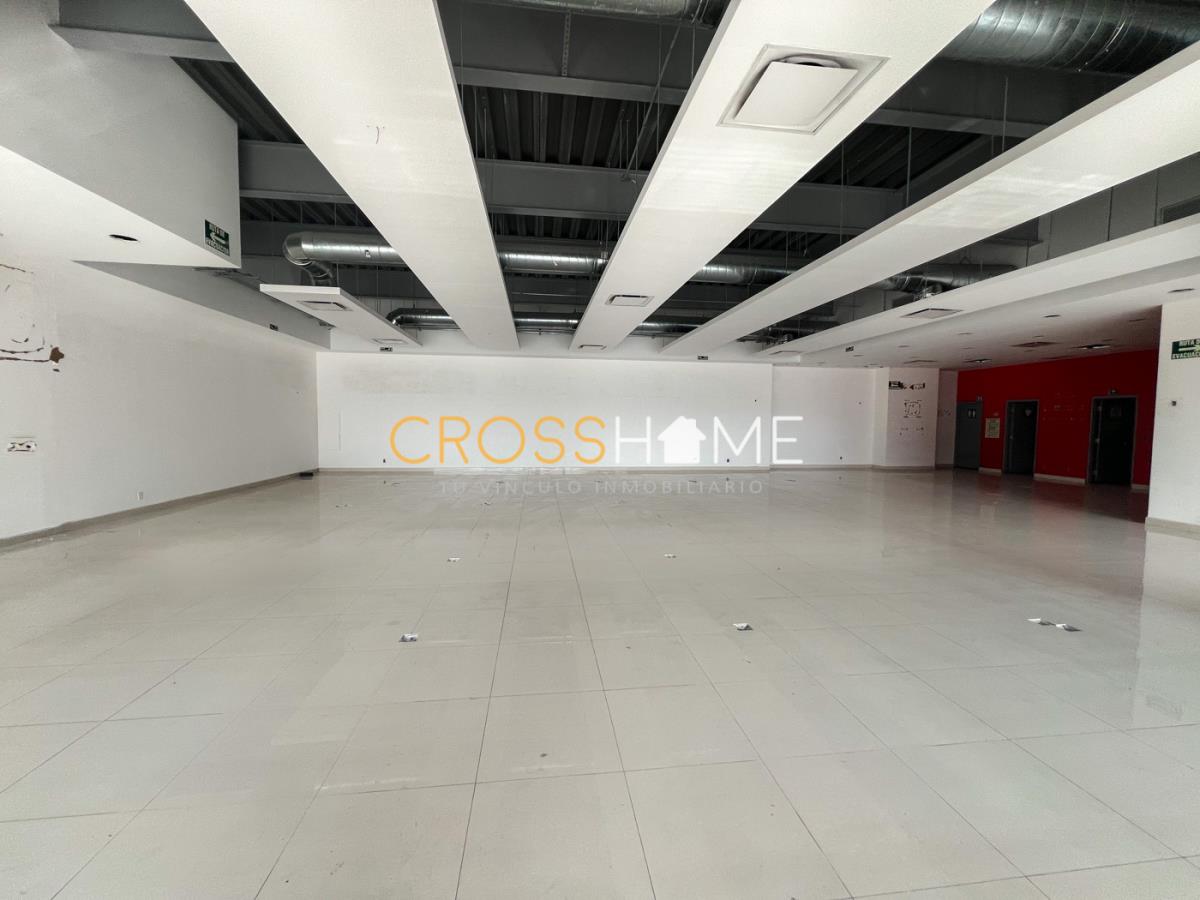 Local en RENTA 304 M2 en Plaza Comercial en el Centro de Queretaro (5)